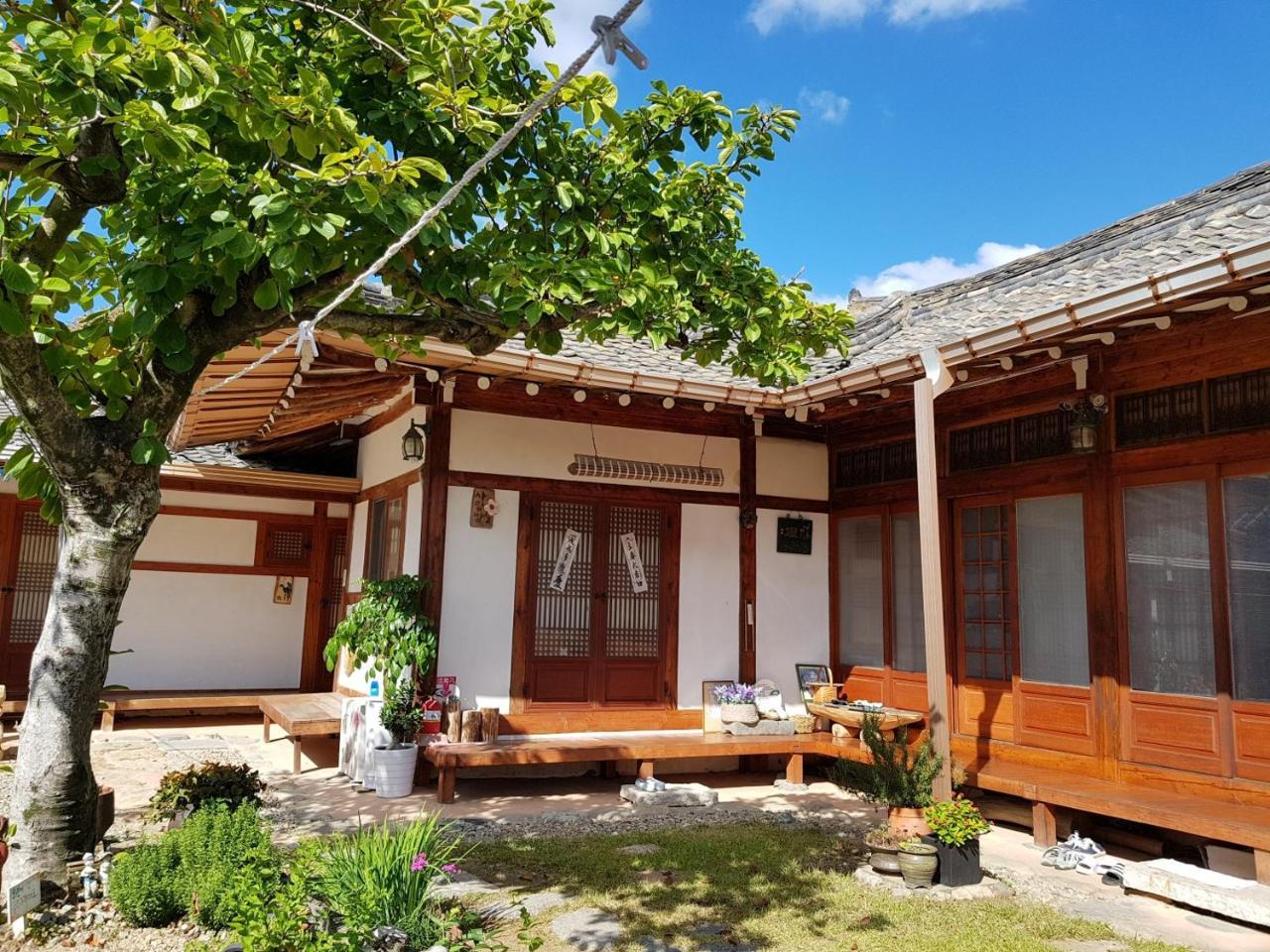 Gyeongju Guesthouse Huewon ภายนอก รูปภาพ