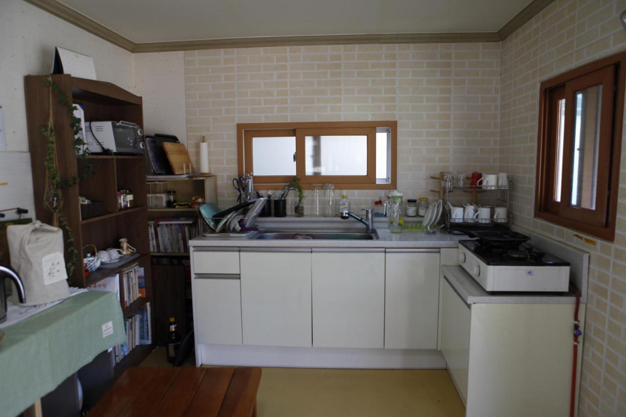 Gyeongju Guesthouse Huewon ภายนอก รูปภาพ