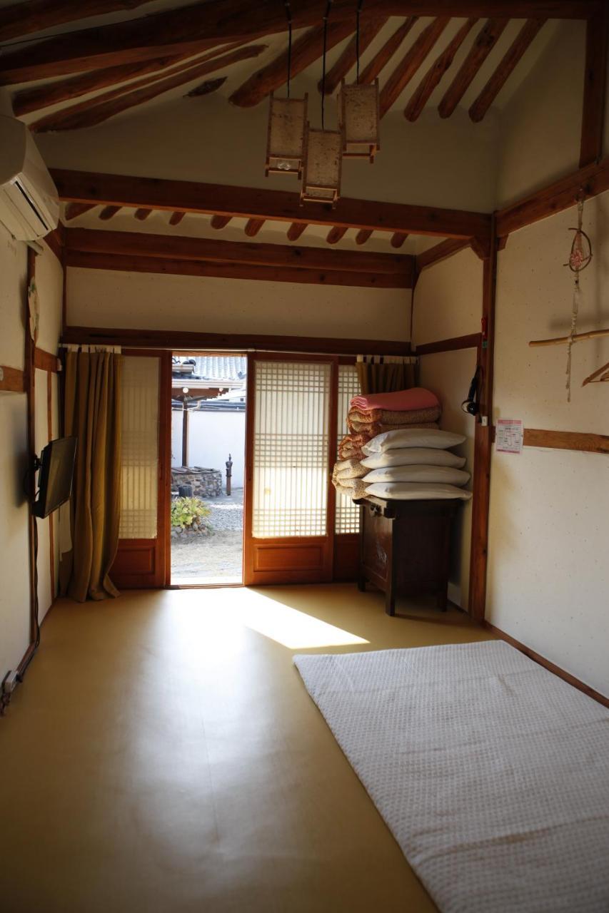 Gyeongju Guesthouse Huewon ภายนอก รูปภาพ