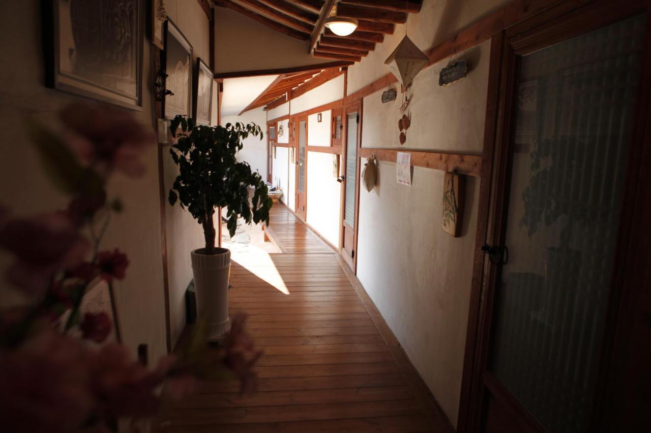 Gyeongju Guesthouse Huewon ภายนอก รูปภาพ