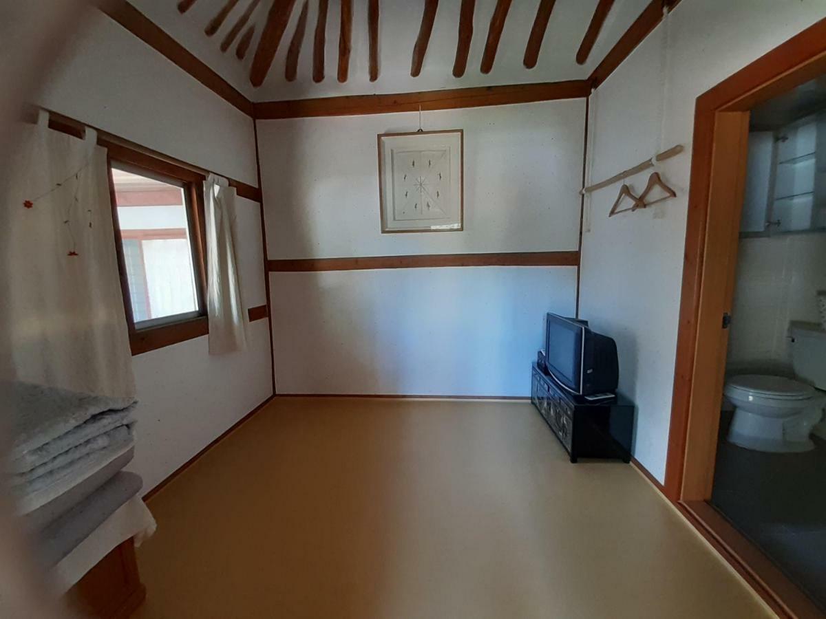Gyeongju Guesthouse Huewon ภายนอก รูปภาพ