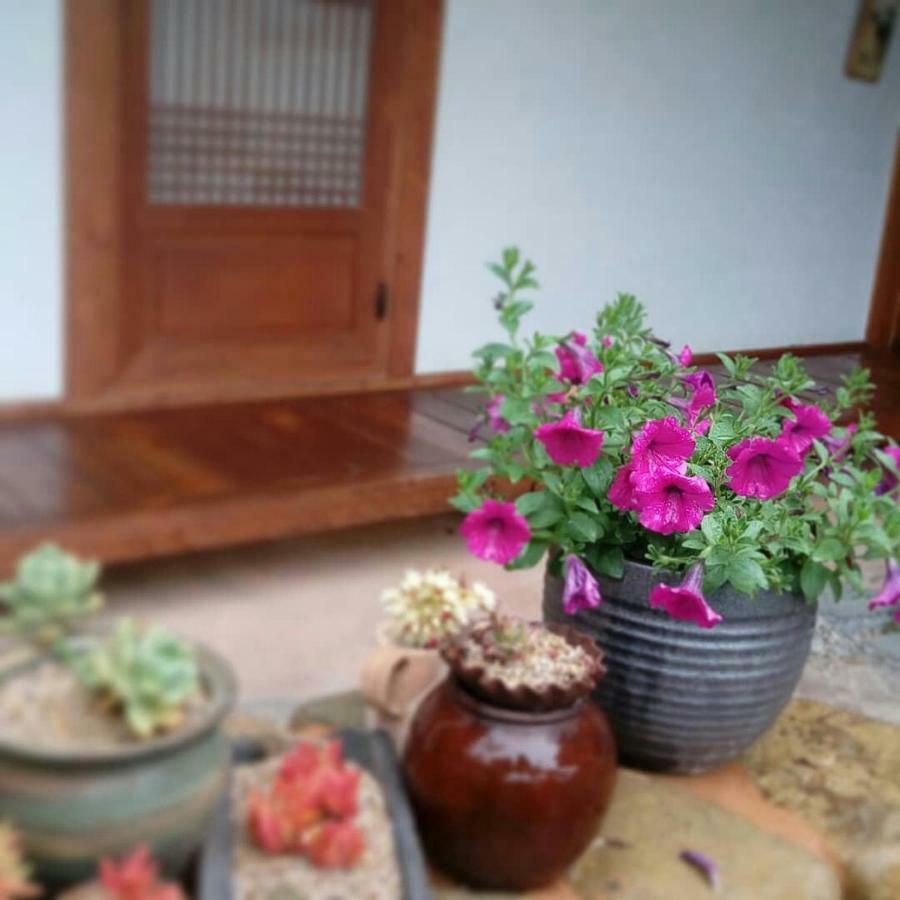 Gyeongju Guesthouse Huewon ภายนอก รูปภาพ