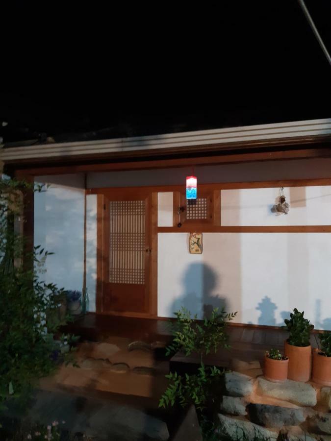 Gyeongju Guesthouse Huewon ภายนอก รูปภาพ